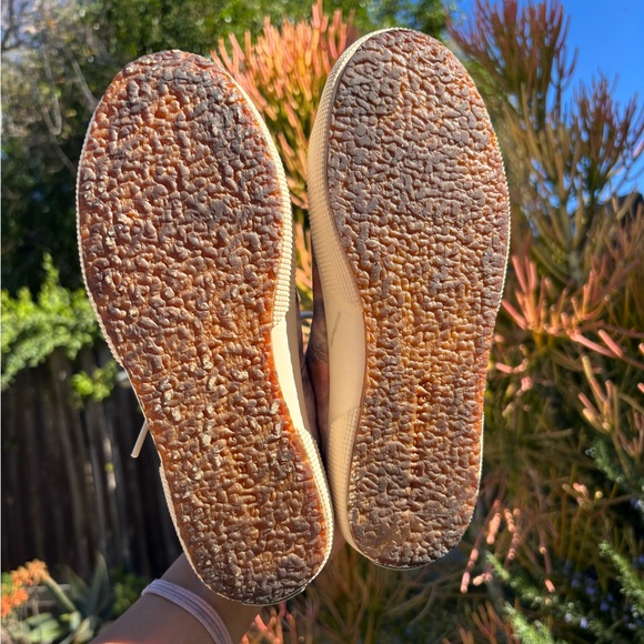 Shoes - Picture 4 of 9